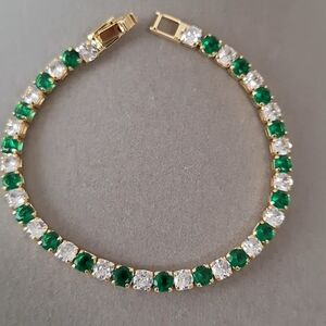 Diamonds and emerald stones tennis bracelet 4mm
